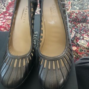 Gray heels